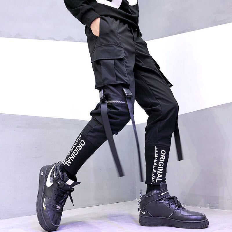 High-end cargo pants with embroidery